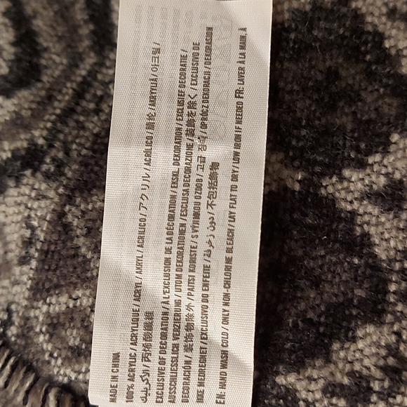 Abercrombie & Fitch Blanket Wrap - Picture 6 of 8